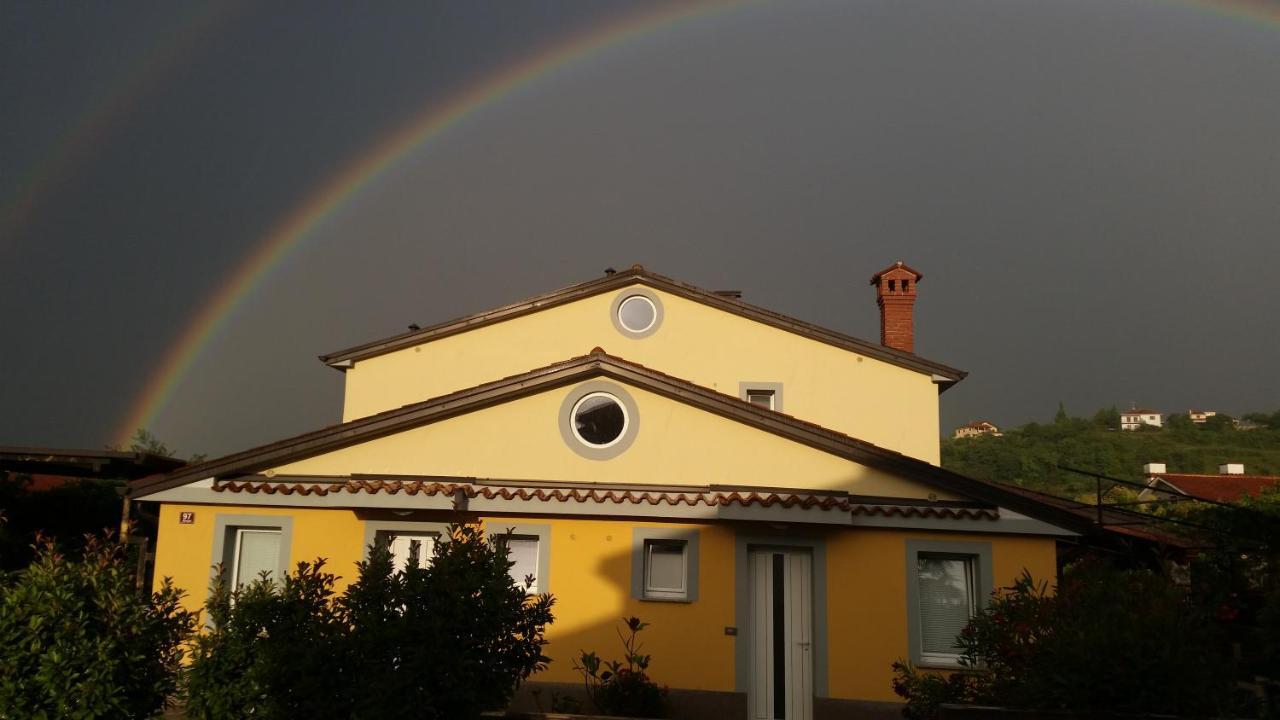 Apartma Brnistra Ginestra Capodistria Esterno foto