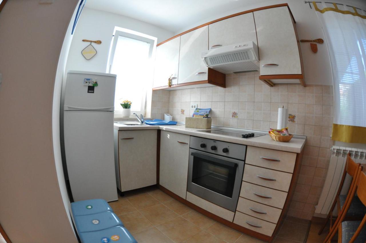 Apartma Brnistra Ginestra Capodistria Esterno foto