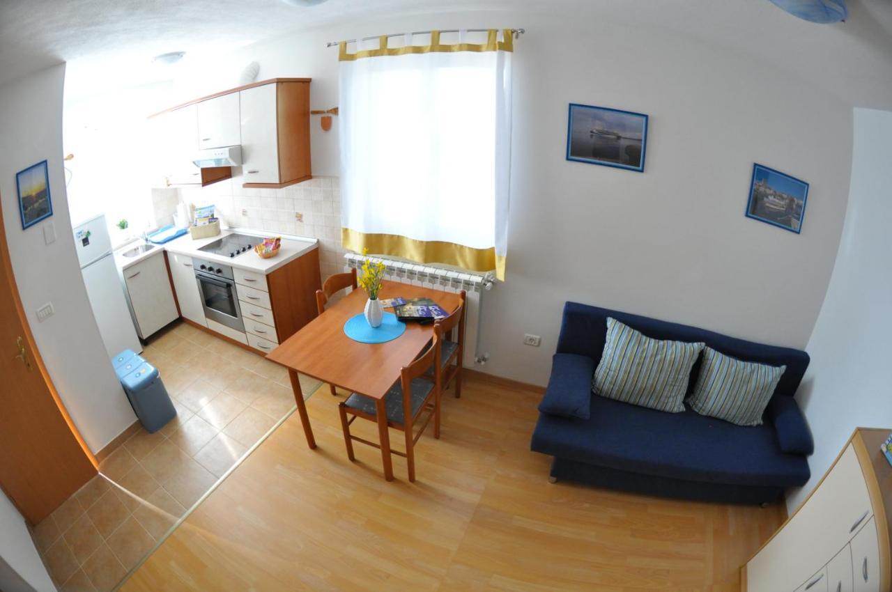 Apartma Brnistra Ginestra Capodistria Esterno foto