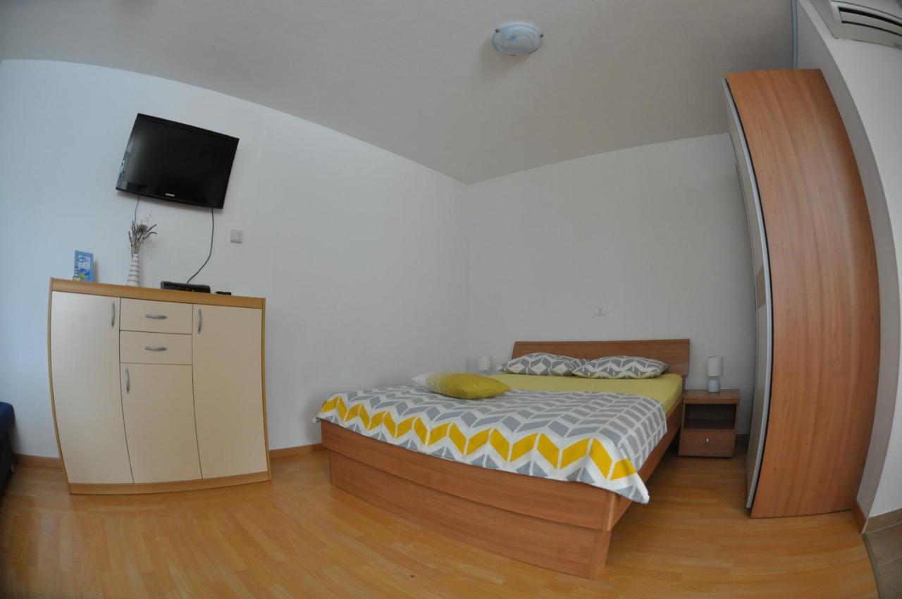 Apartma Brnistra Ginestra Capodistria Esterno foto