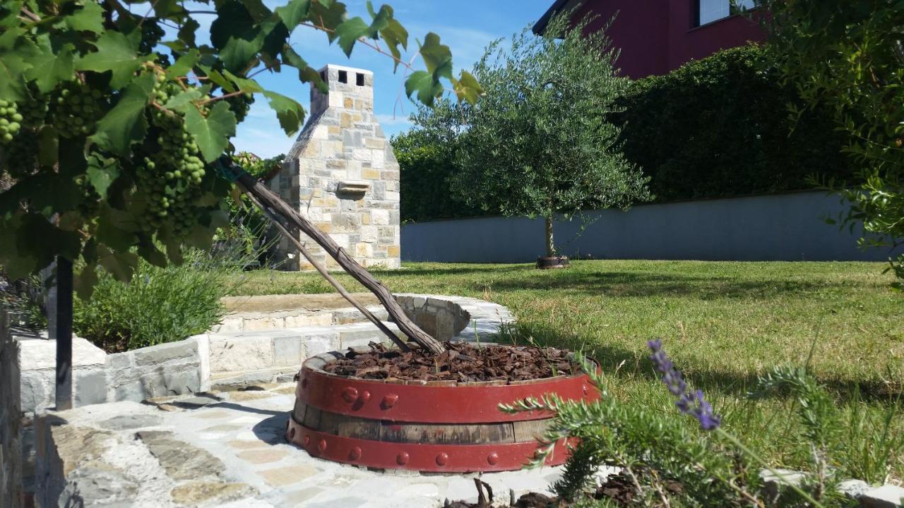 Apartma Brnistra Ginestra Capodistria Esterno foto