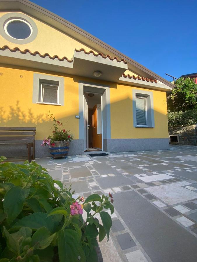 Apartma Brnistra Ginestra Capodistria Esterno foto